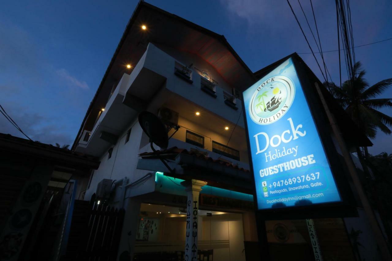 Dock Holiday Guest House อูนาวาตูนา ภายนอก รูปภาพ