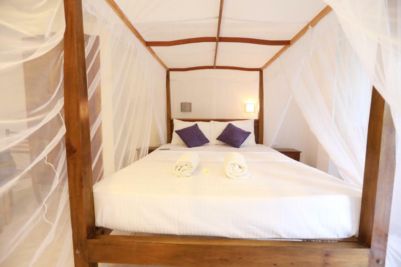 Dock Holiday Guest House อูนาวาตูนา ภายนอก รูปภาพ