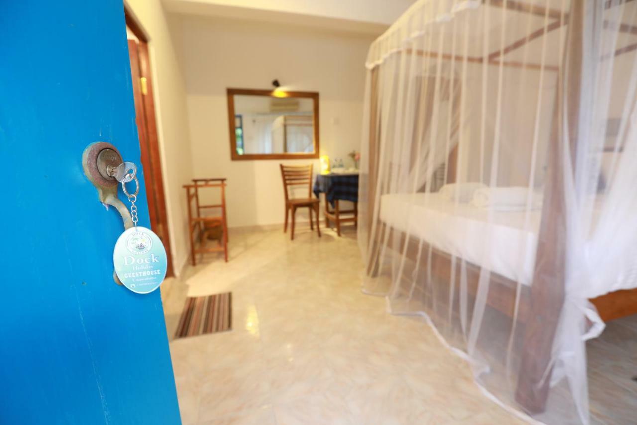 Dock Holiday Guest House อูนาวาตูนา ภายนอก รูปภาพ
