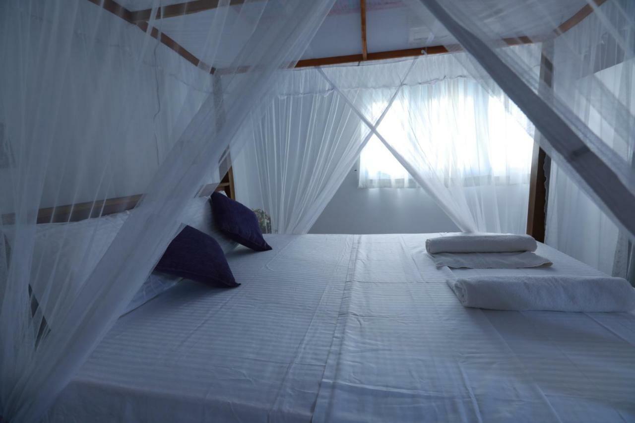 Dock Holiday Guest House อูนาวาตูนา ภายนอก รูปภาพ